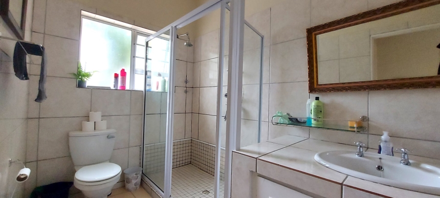 2 Bedroom Property for Sale in Bonza Bay Eastern Cape